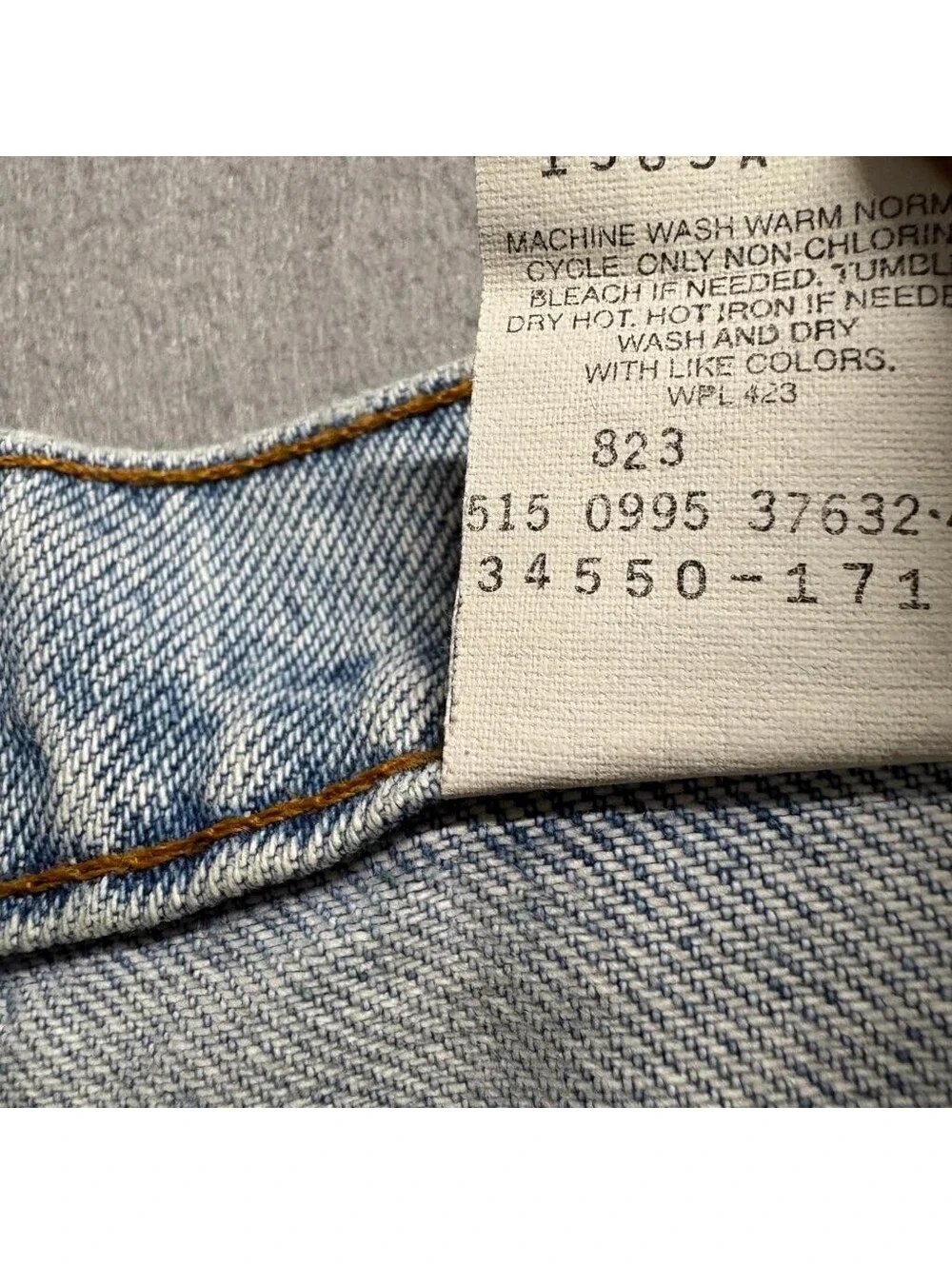 Vintage Levis 550 Denim Shorts Mens 40 Blue Light Wash Relaxed Fit Made in USA